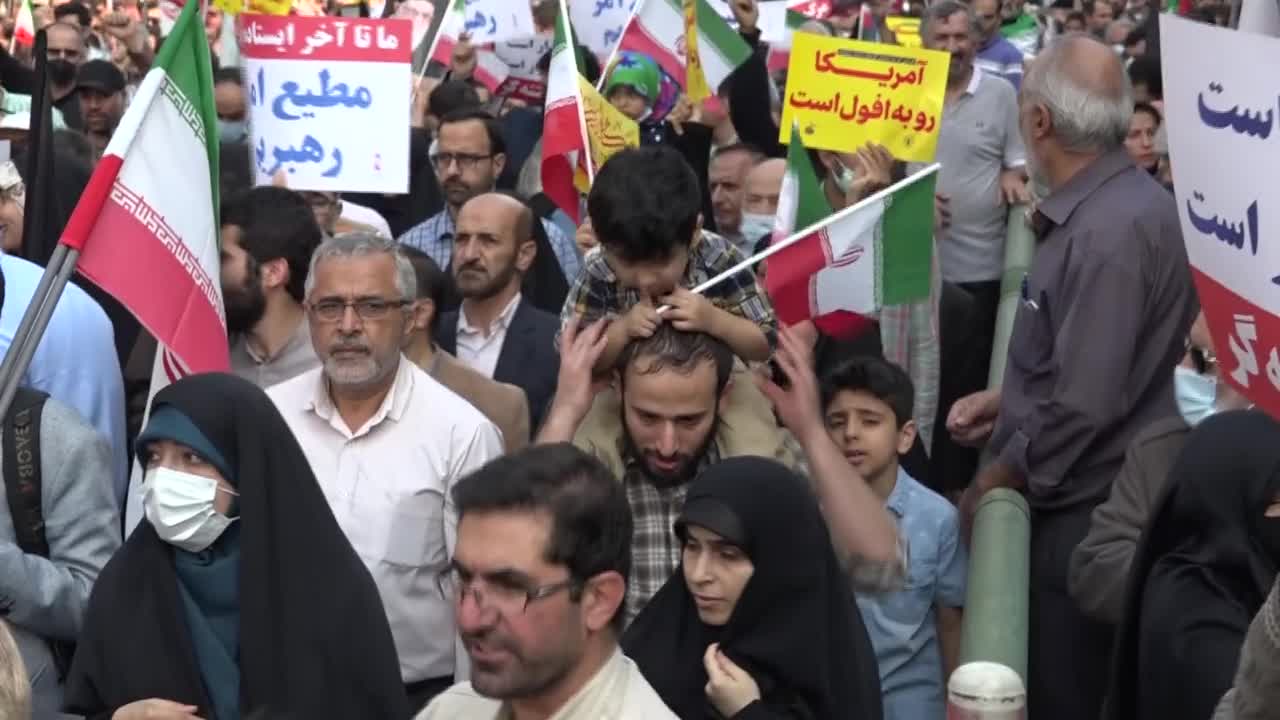 ايران _ مسيرات مليونية في أكثر من الف مدينة تنديدًا بالعملية الارهابية في شيراز - snapshot 22.68